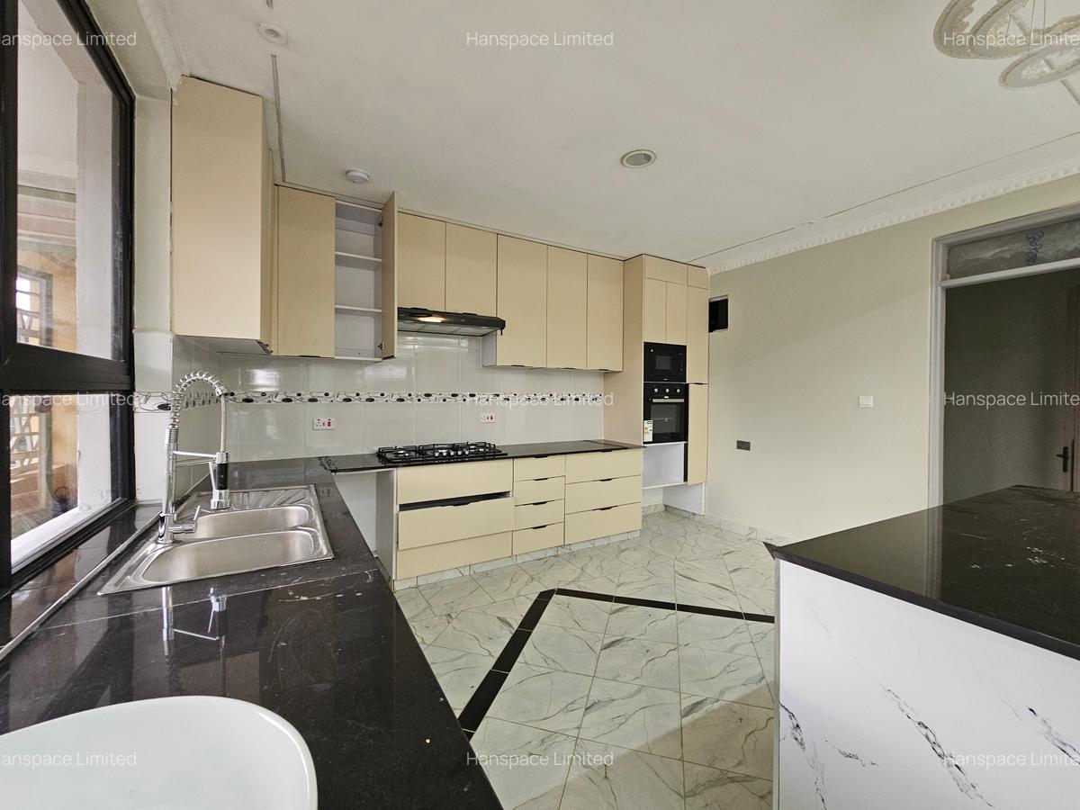 4 Bed Townhouse with En Suite in Runda - 6