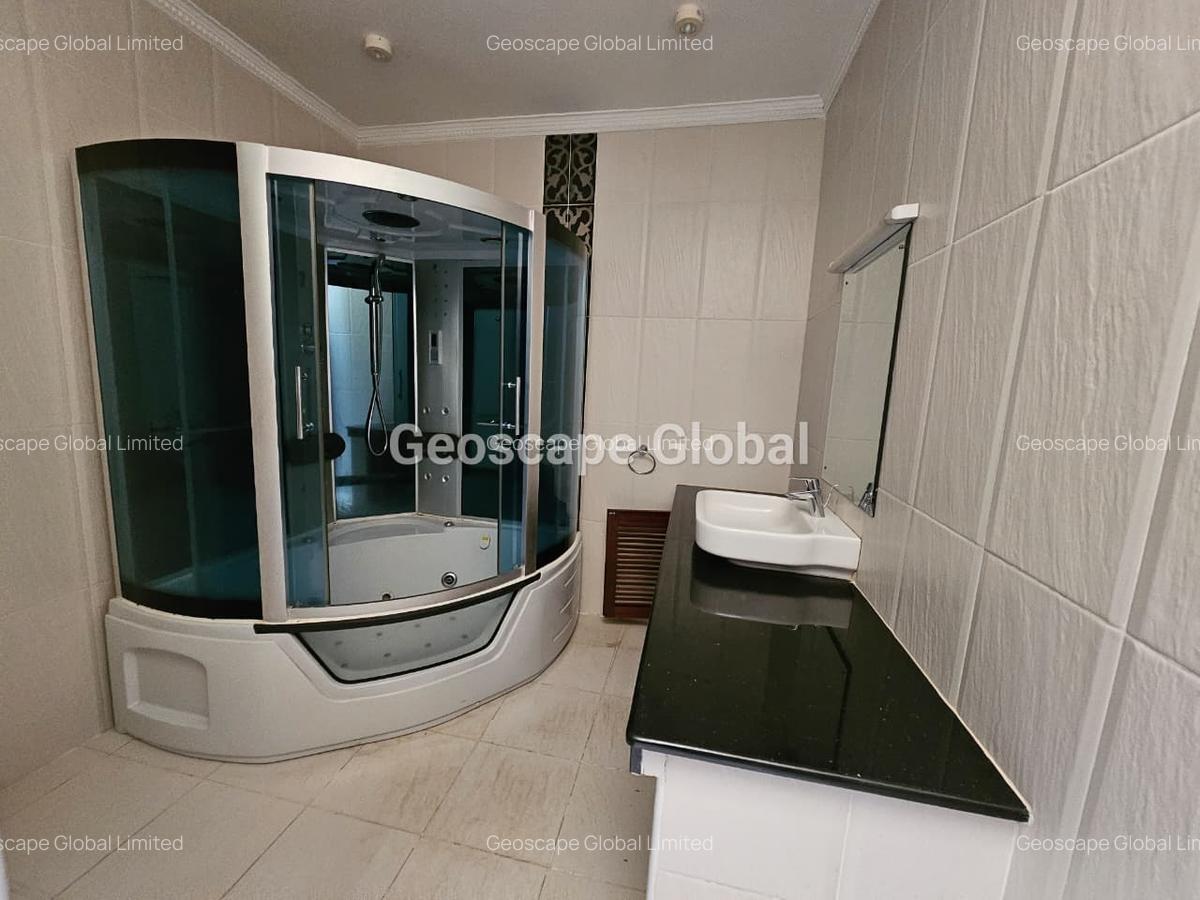 4 Bed Townhouse with En Suite in Kyuna - 16