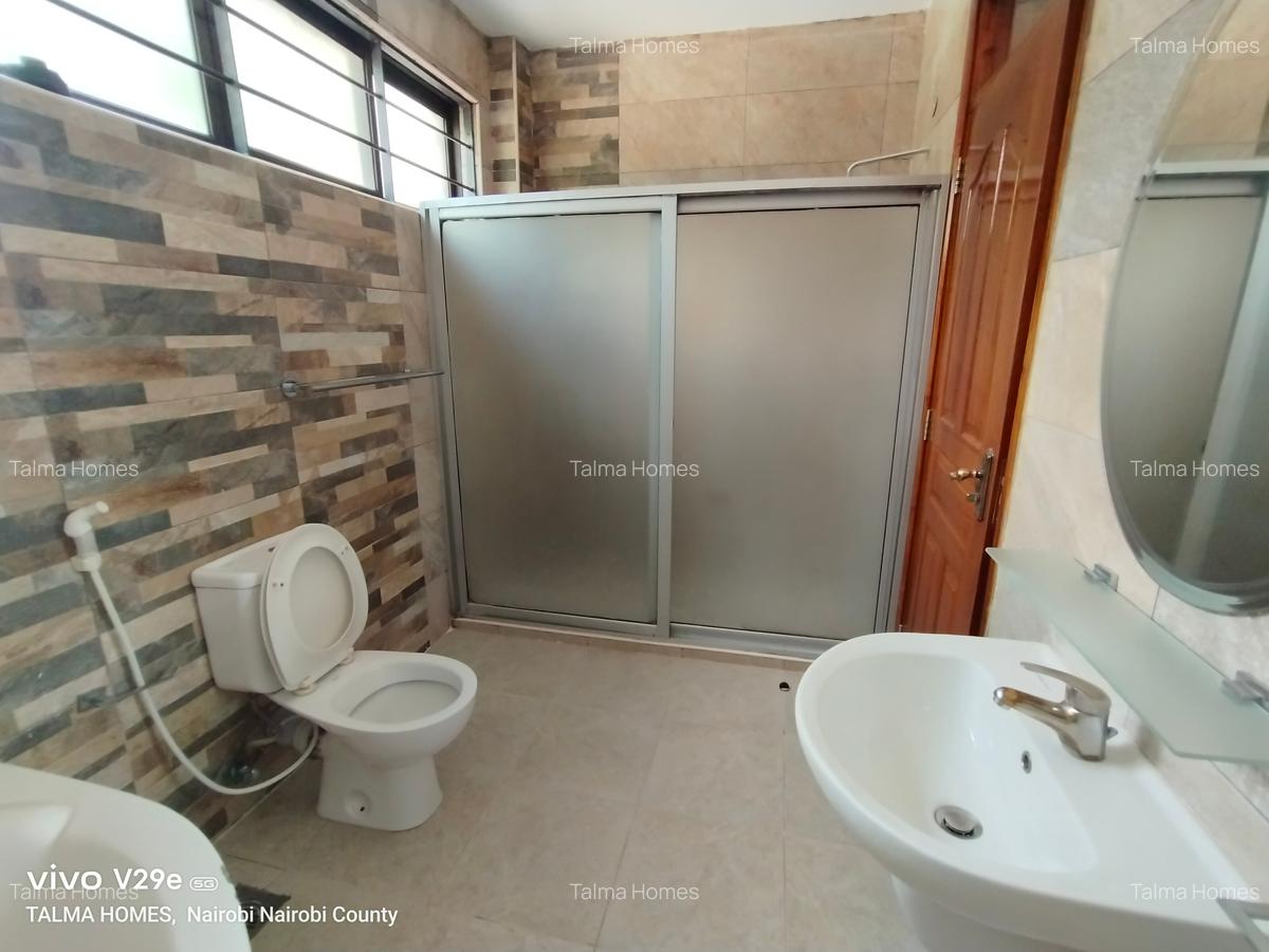 5 Bed Townhouse with En Suite at Lavington - 17