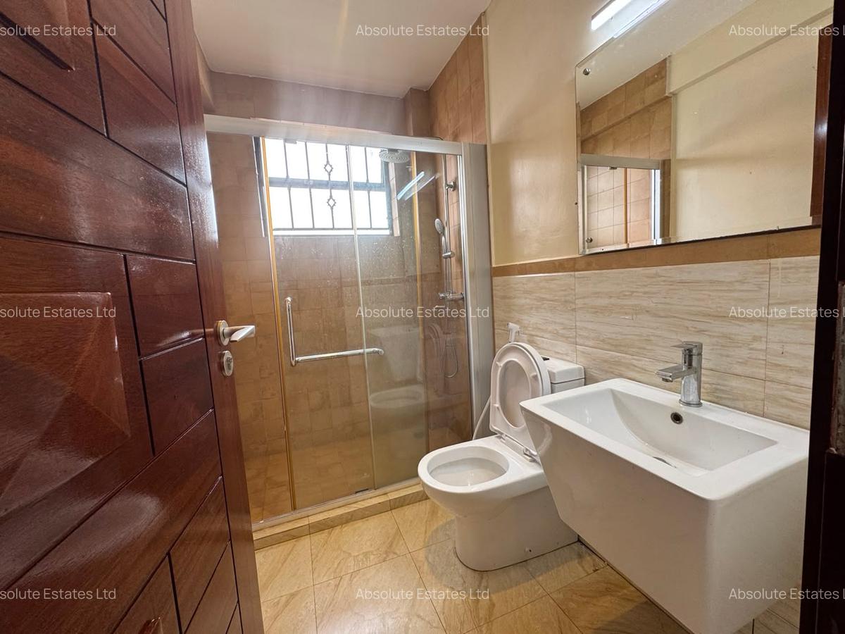 5 Bed Townhouse with Garden in Lavington - 19