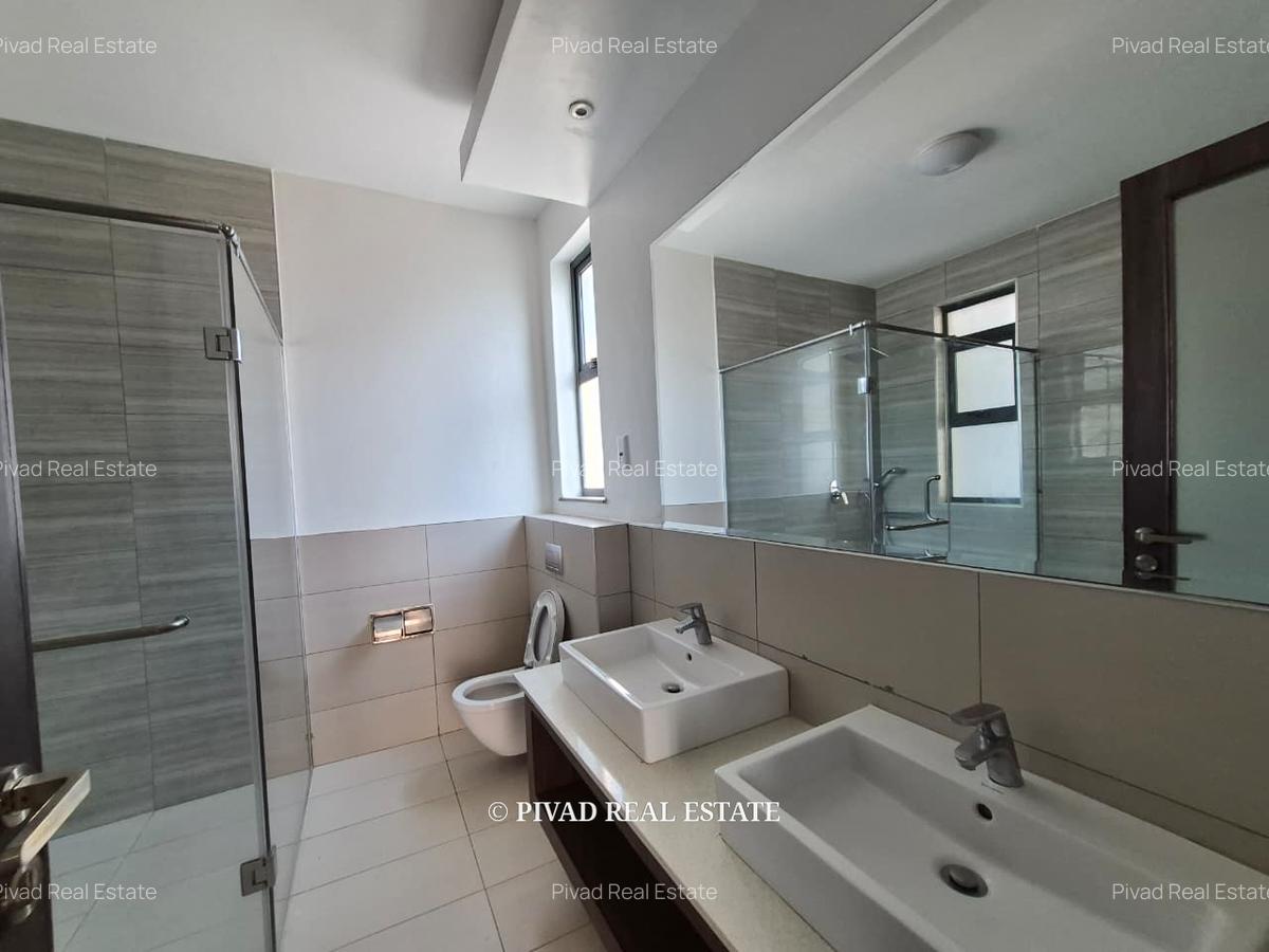 4 Bed House with Garden in Garden Estate - 6