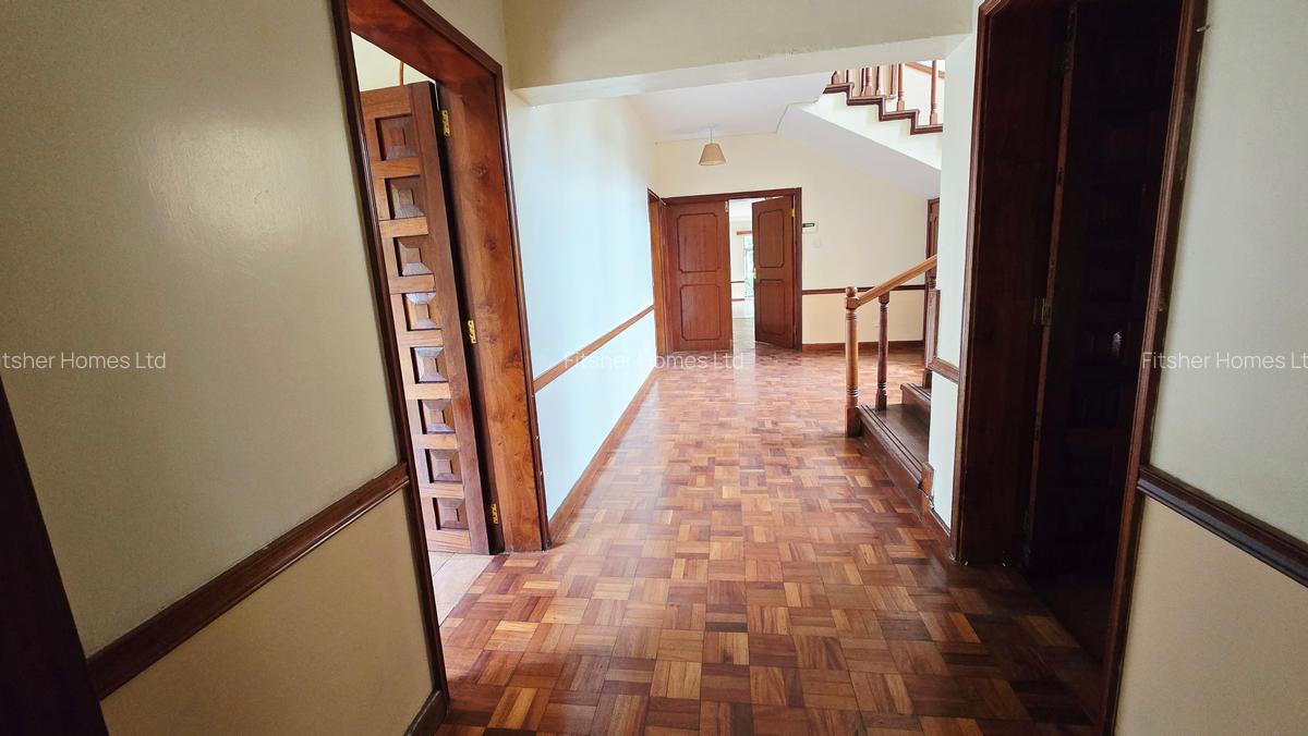 5 Bed House with En Suite in Runda - 17