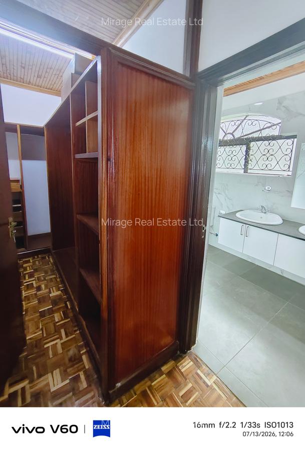 6 Bed House with En Suite in Nyari - 14