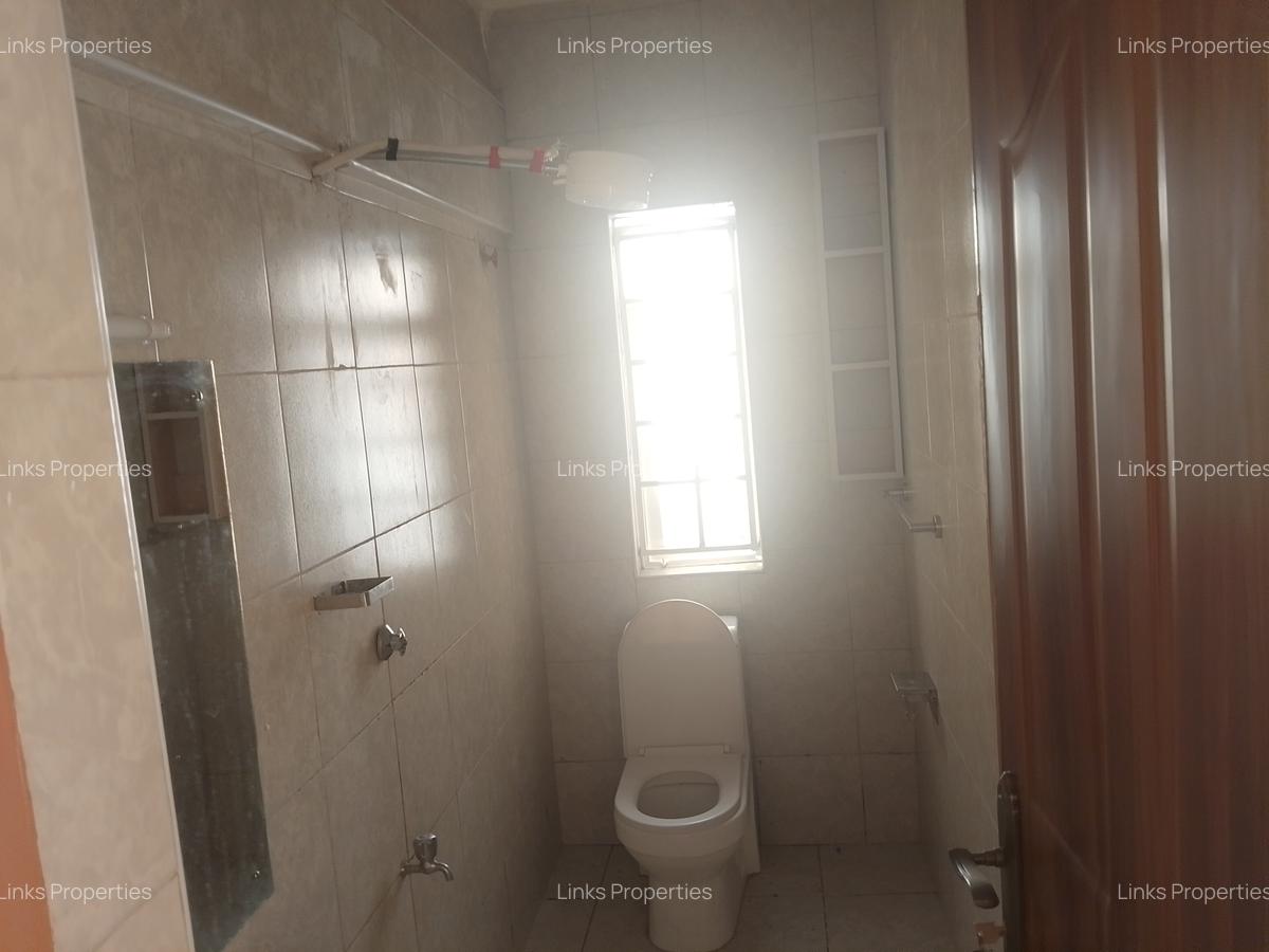 1 Bed House with En Suite at Karen - 4