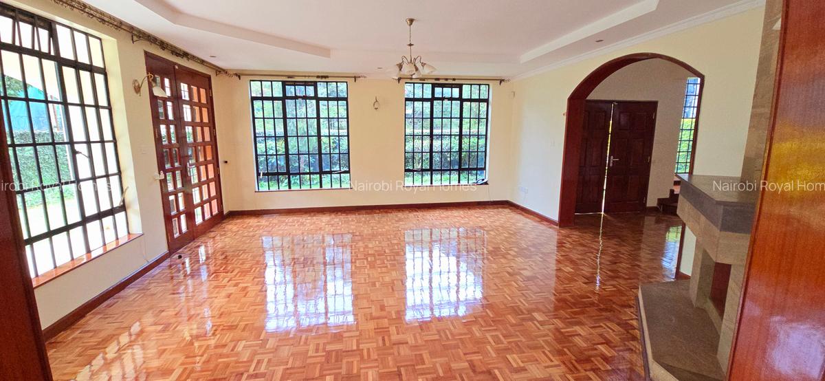 4 Bed Townhouse with En Suite at Lavington Off Convent Drive - 15