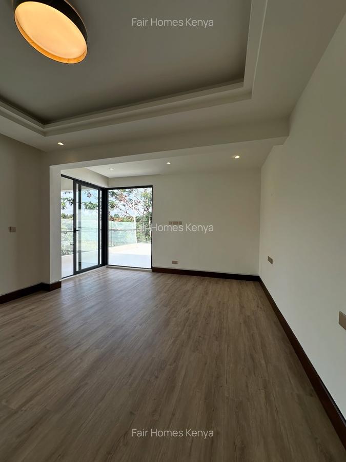 5 Bed Townhouse with En Suite at Lavington Green - 7