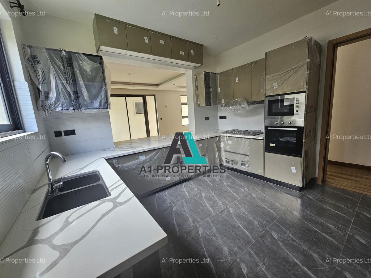 6 Bed Townhouse with En Suite in Lavington - 6
