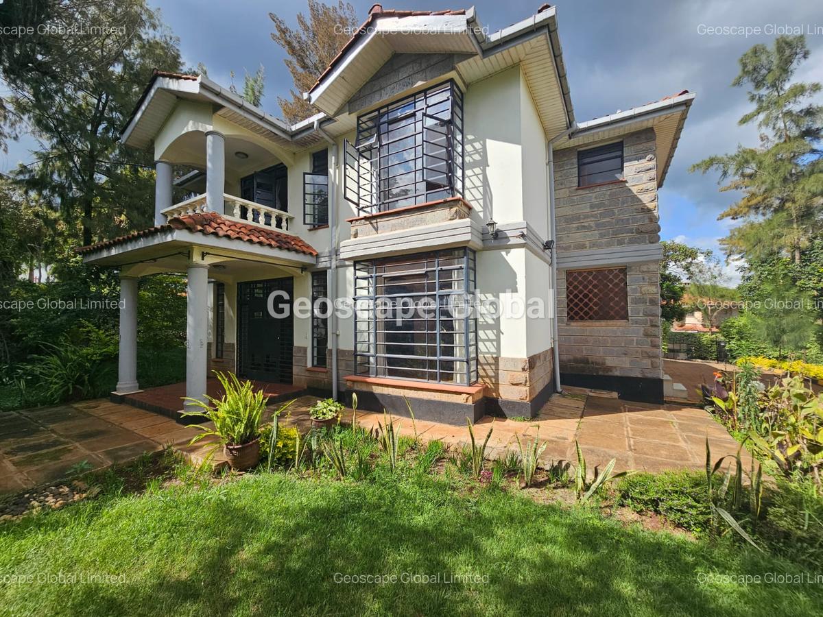 4 Bed House with En Suite in Nyari - 1