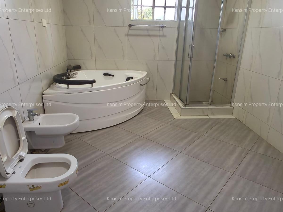 5 Bed Townhouse with En Suite in Runda - 14