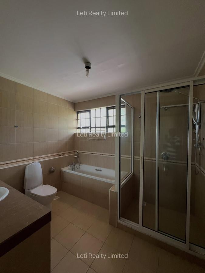 4 Bed Townhouse with En Suite in Lavington - 7