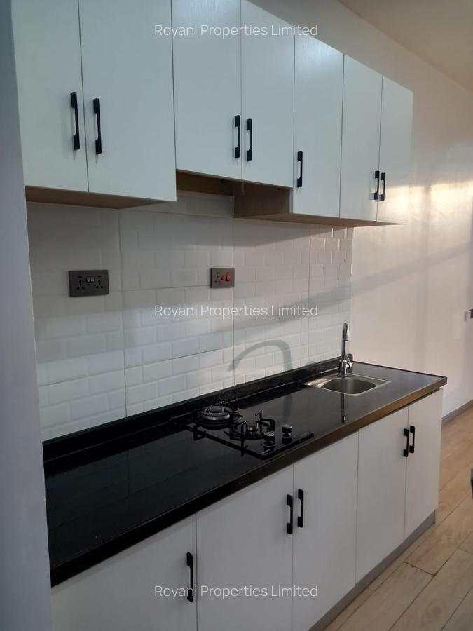 Studio Apartment with Swimming Pool in Kilimani - 4