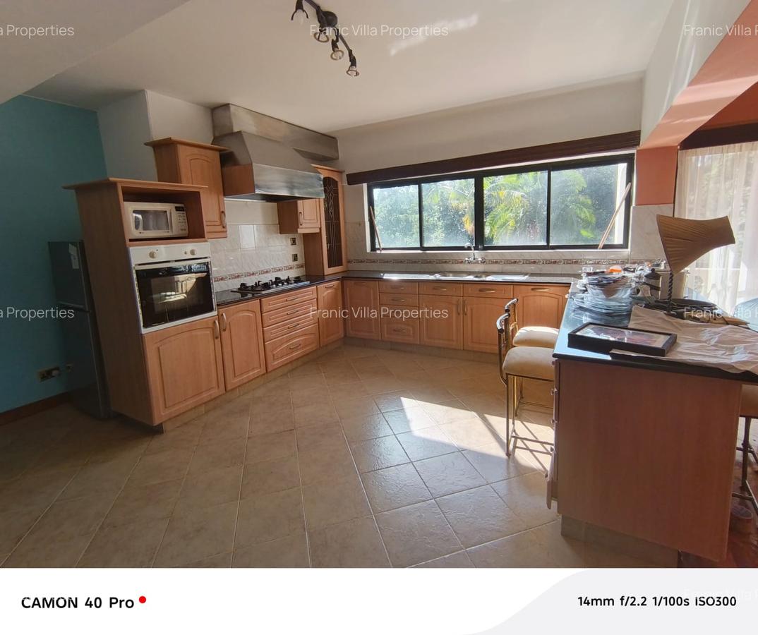 2 Bed Townhouse with En Suite at Nyari - 16