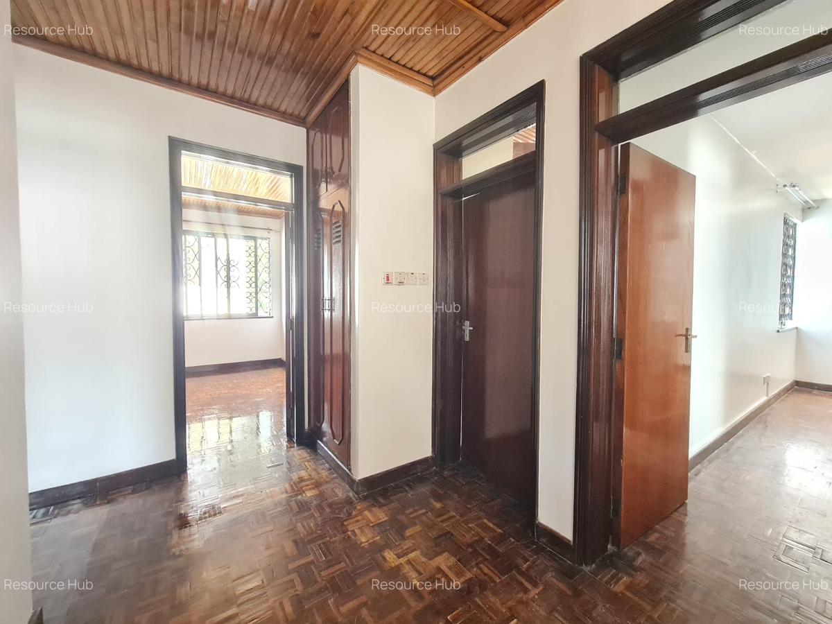 5 Bed Townhouse with En Suite at Off Argwings Kkodhek - 10