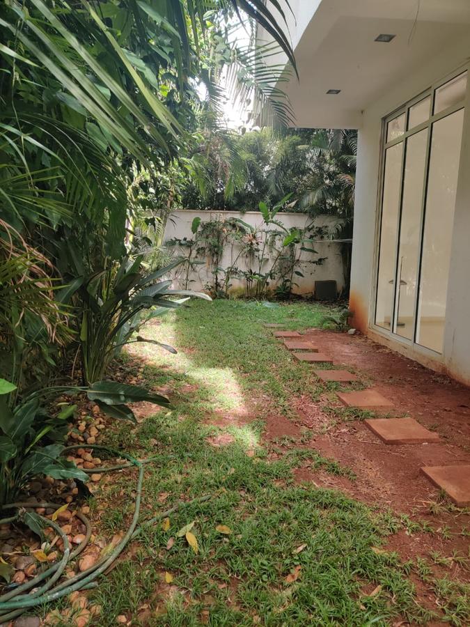 4 Bed Villa with En Suite in Westlands Area - 6