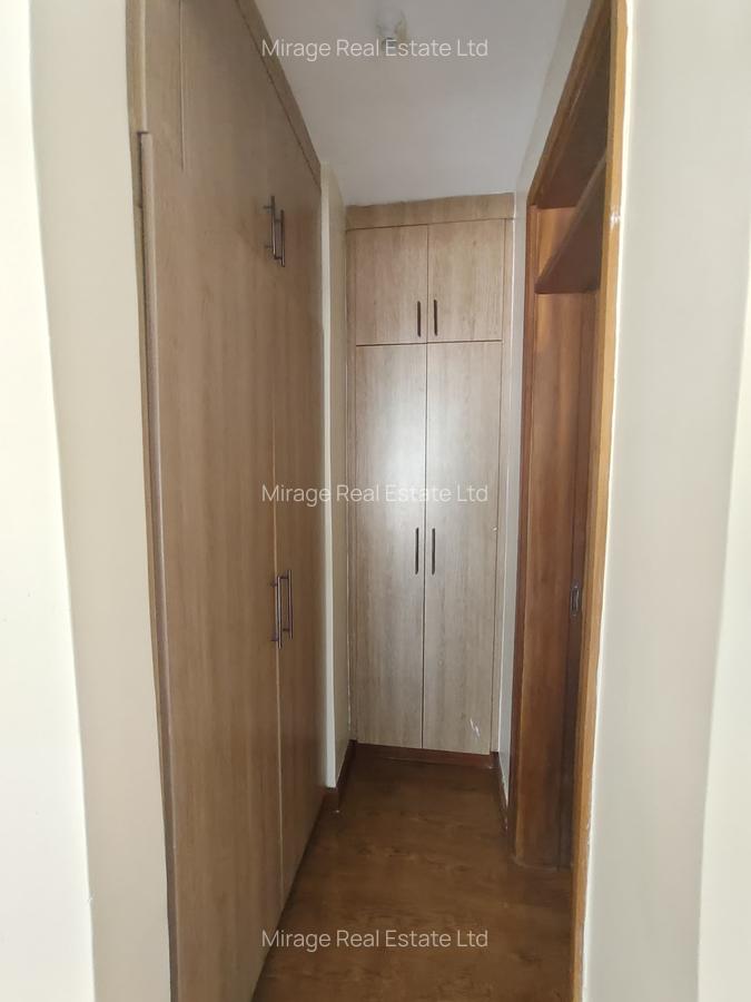 3 Bed Apartment with En Suite in Riverside - 17