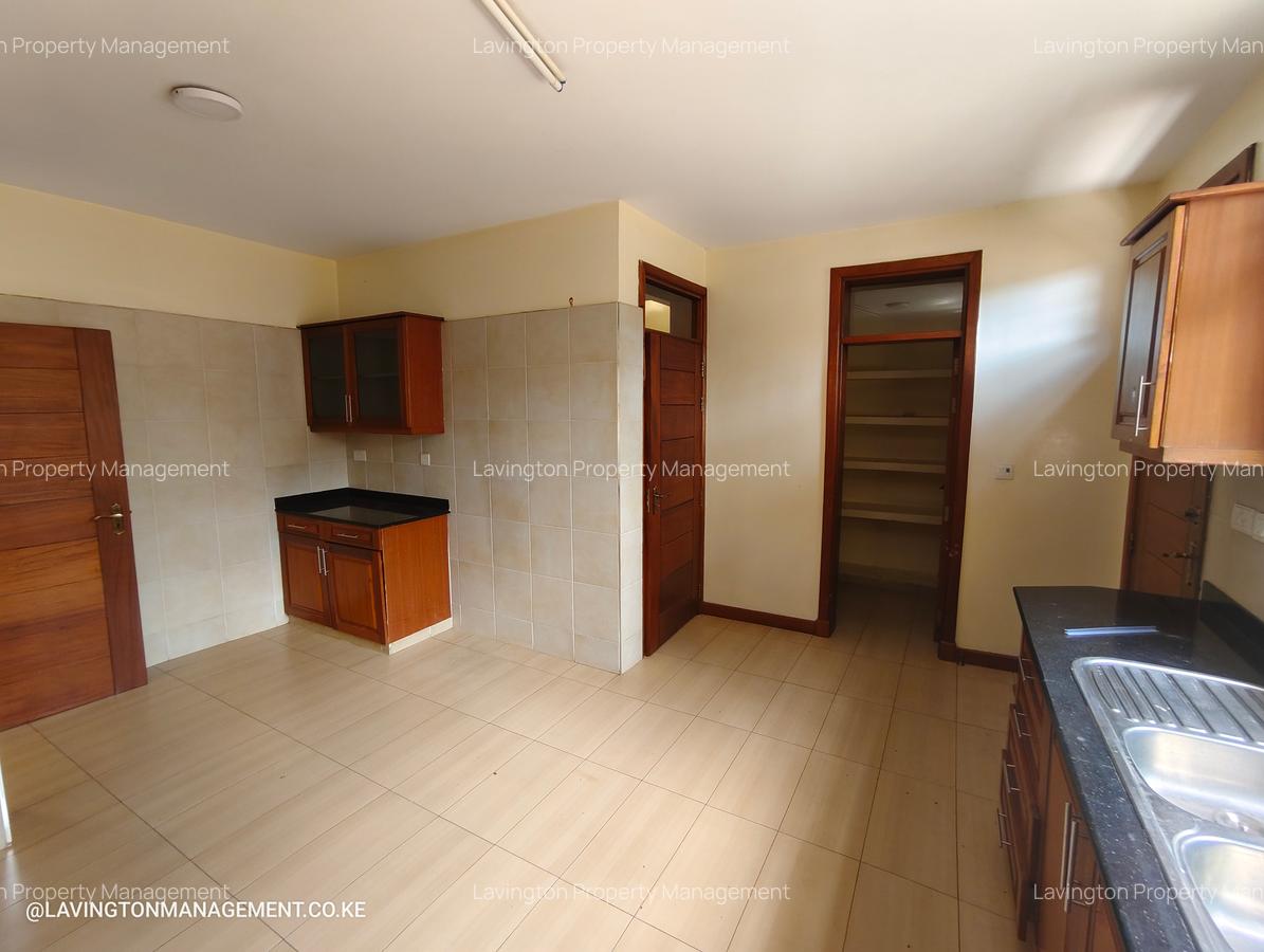 5 Bed Townhouse with En Suite at Lavington Green - 5