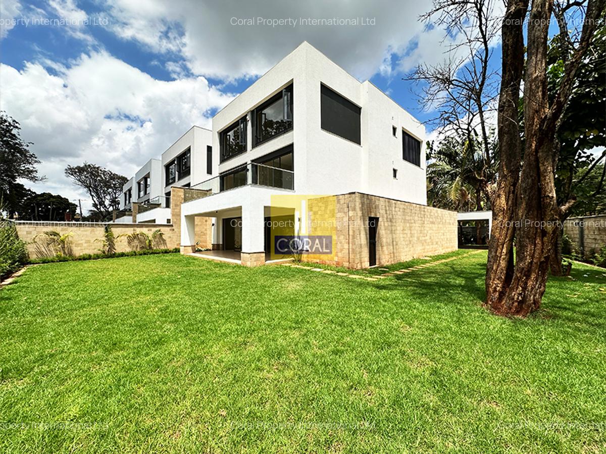 5 Bed Villa with En Suite in Kyuna - 1