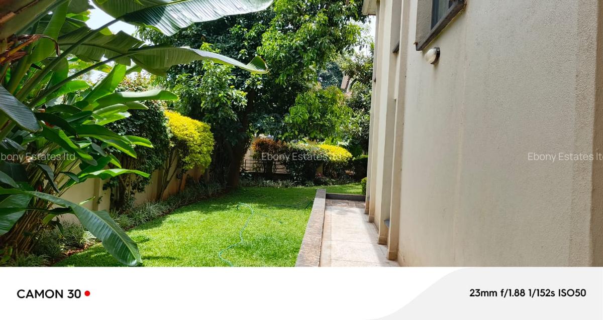 6 Bed Townhouse with En Suite in Lavington - 8