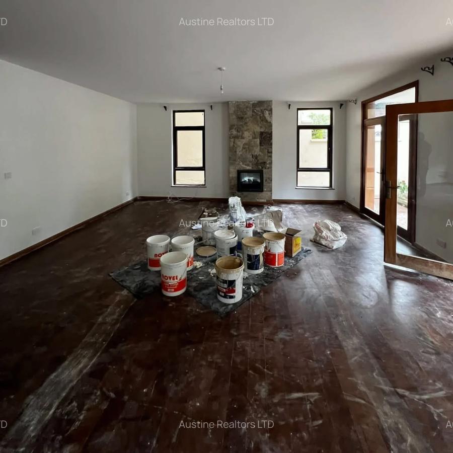 5 Bed Townhouse with En Suite at Chalbi Drive - 5