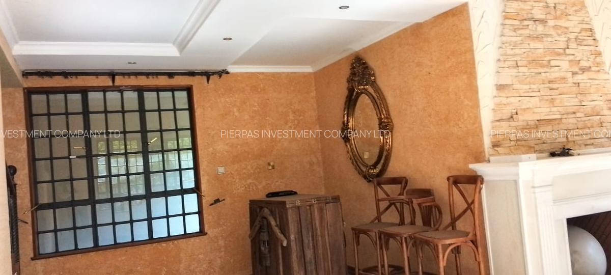 5 Bed Townhouse with En Suite in Spring Valley - 18