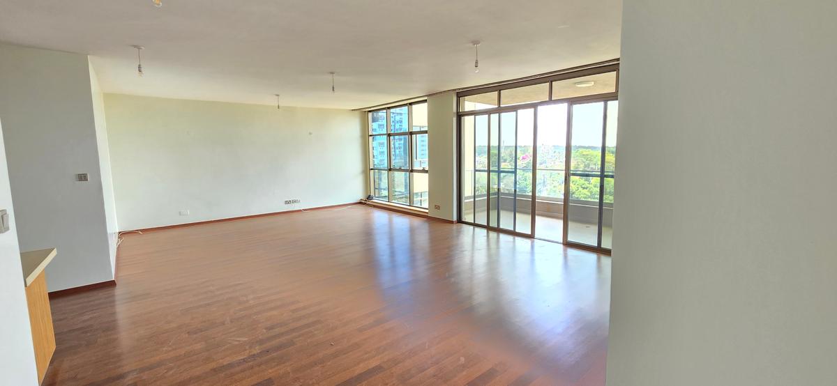 4 Bed Apartment with En Suite at 6Th Parklands - 11