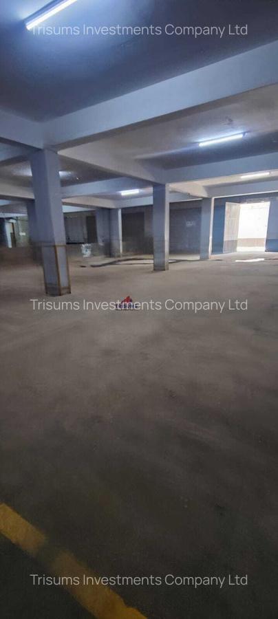 30,000 ft² Warehouse with Service Charge Included in Industrial Area - 6