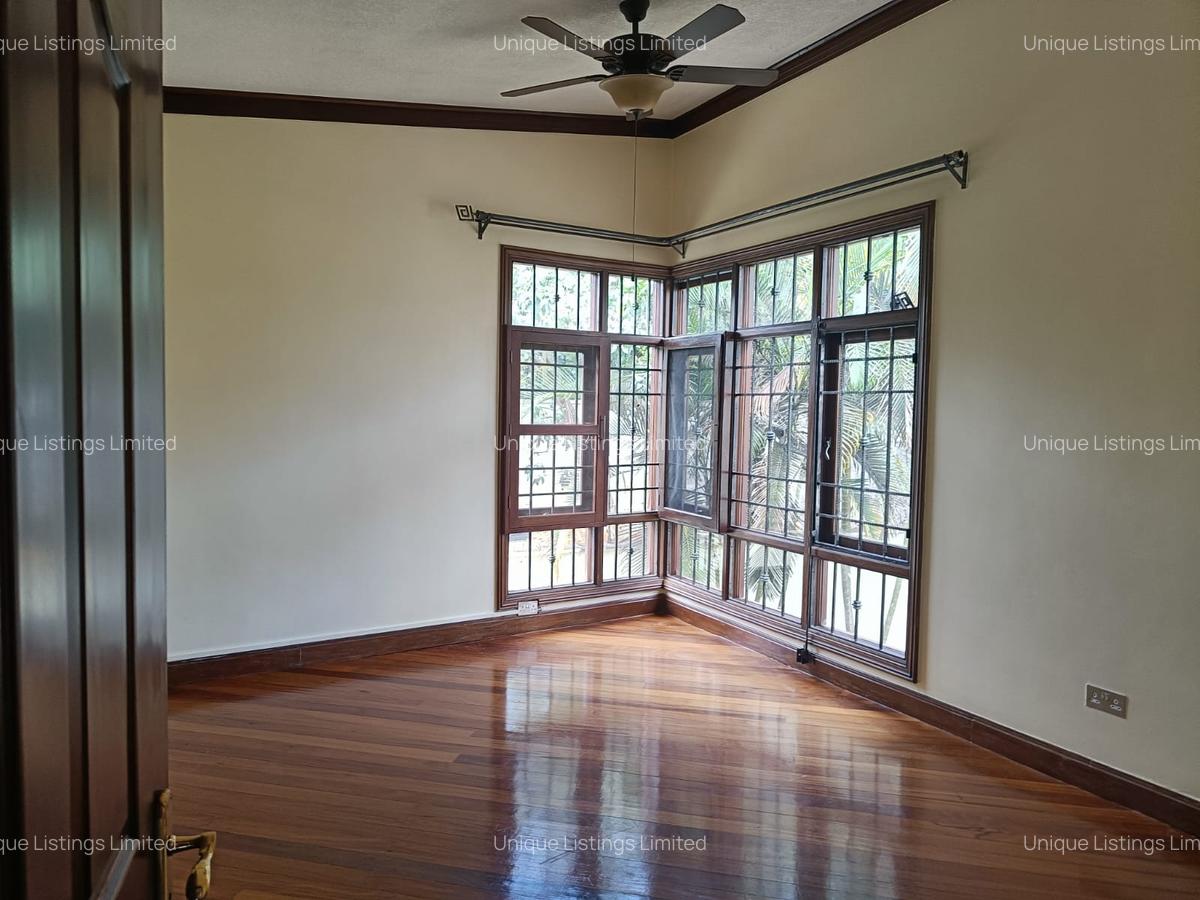 2 Bed Villa with En Suite in Hill View - 10