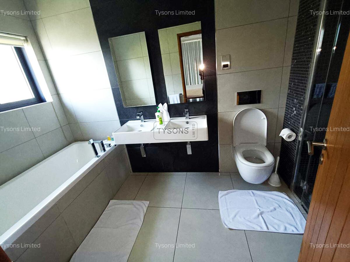 3 Bed Apartment with Swimming Pool at English Point - 10