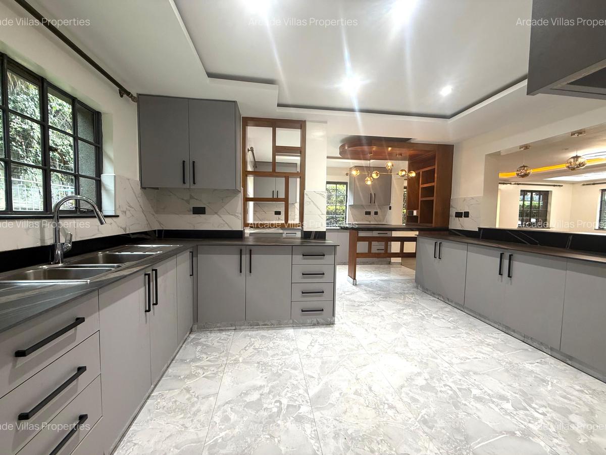 5 Bed Villa with En Suite in Lavington - 6