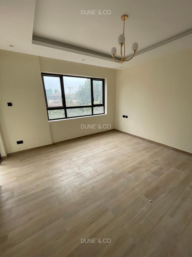 3 Bed Apartment with En Suite in Westlands Area - 17