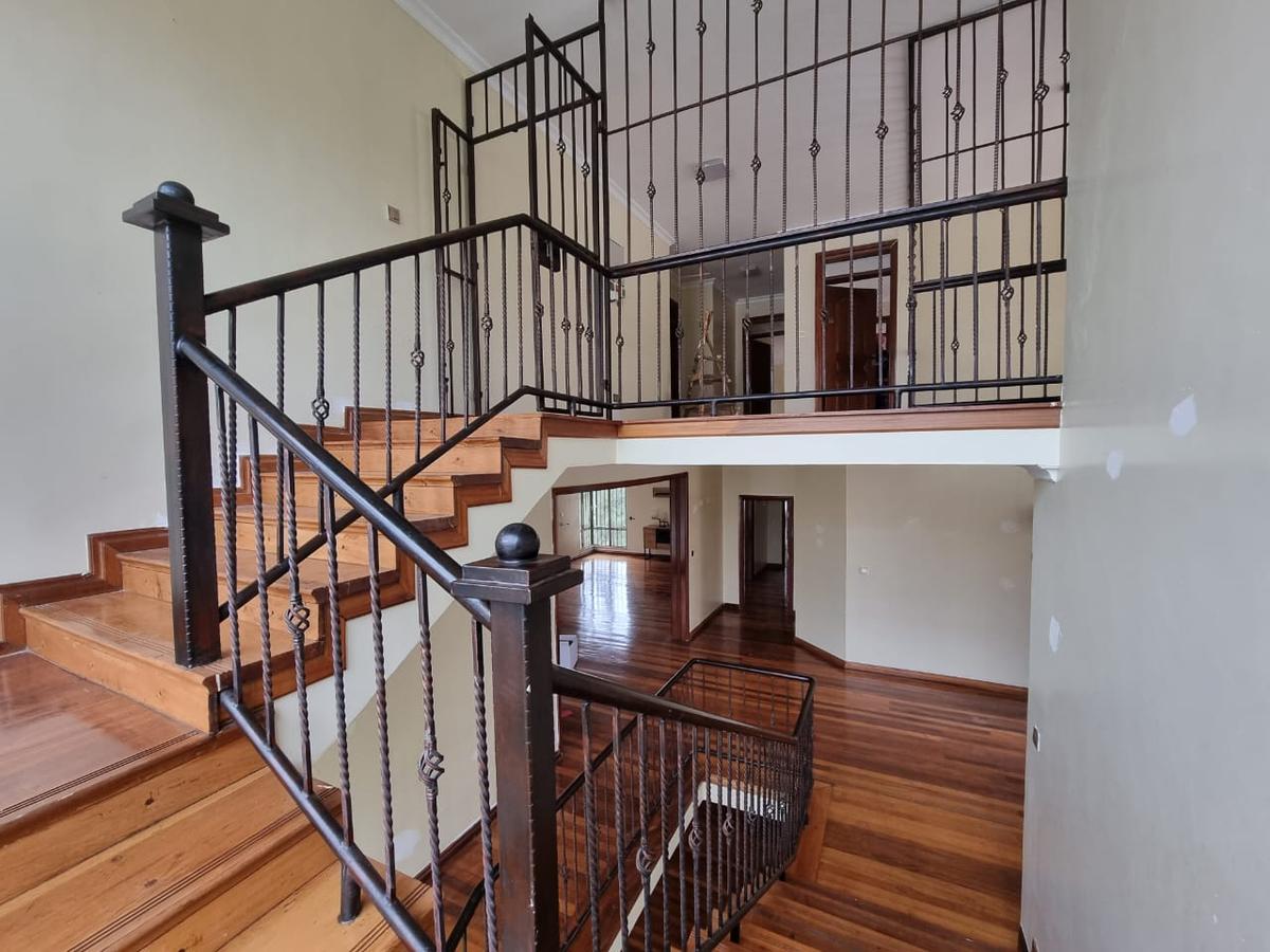 5 Bed Villa with En Suite in Kitisuru - 17