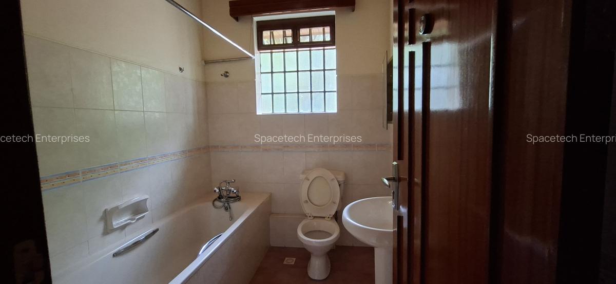 5 Bed House with En Suite in Nyari - 8