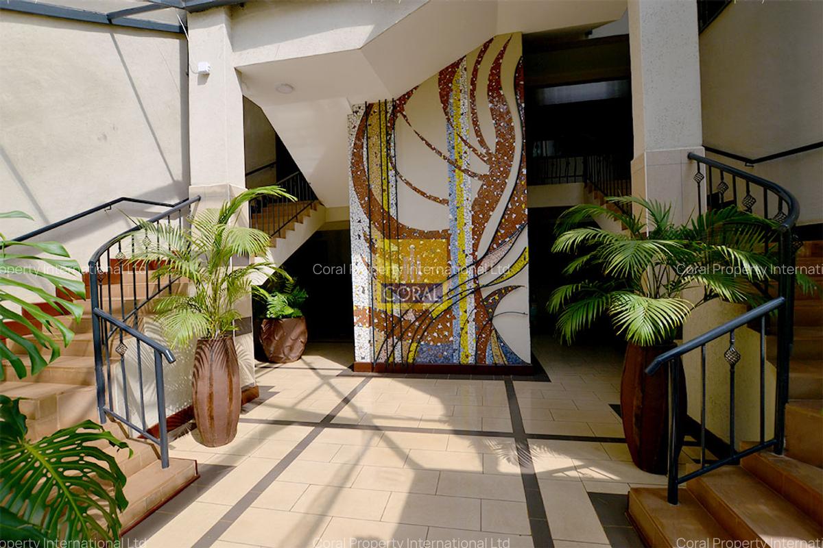 4 Bed Apartment in Rhapta Road - 15