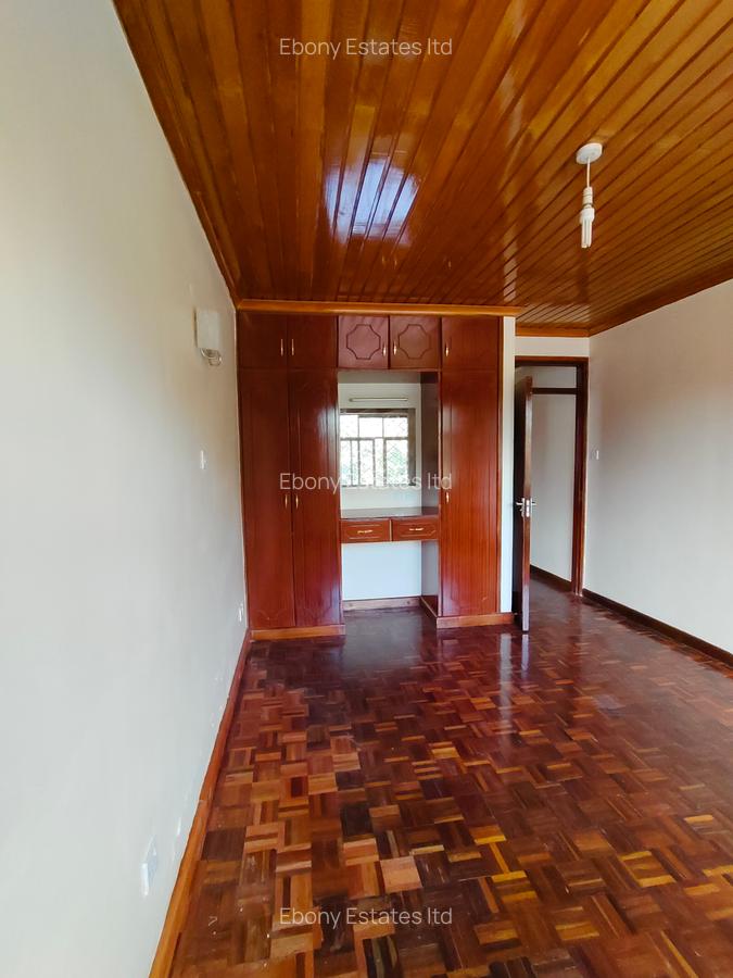 4 Bed Apartment with En Suite at Riverside Drive - 15