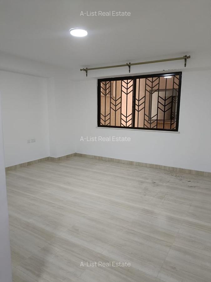 4 Bed Apartment with En Suite at 1St Parklands - 10