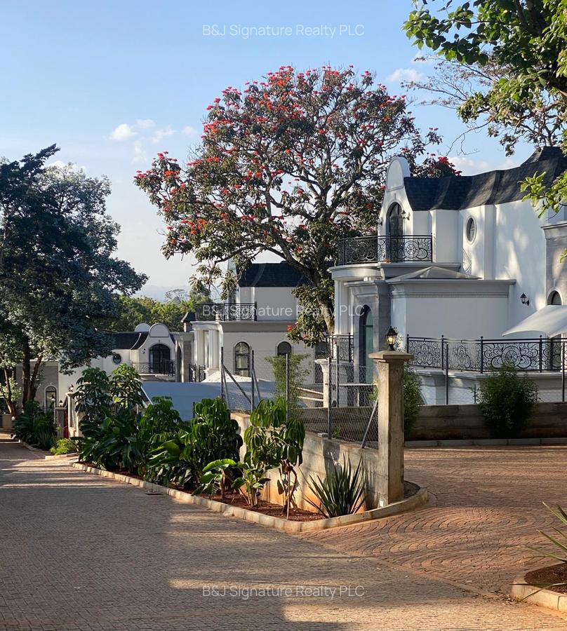 5 Bed Villa with En Suite in Loresho - 18