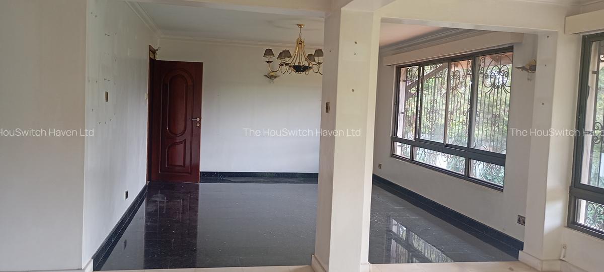 6 Bed House with En Suite at Off Un Avenue - 3
