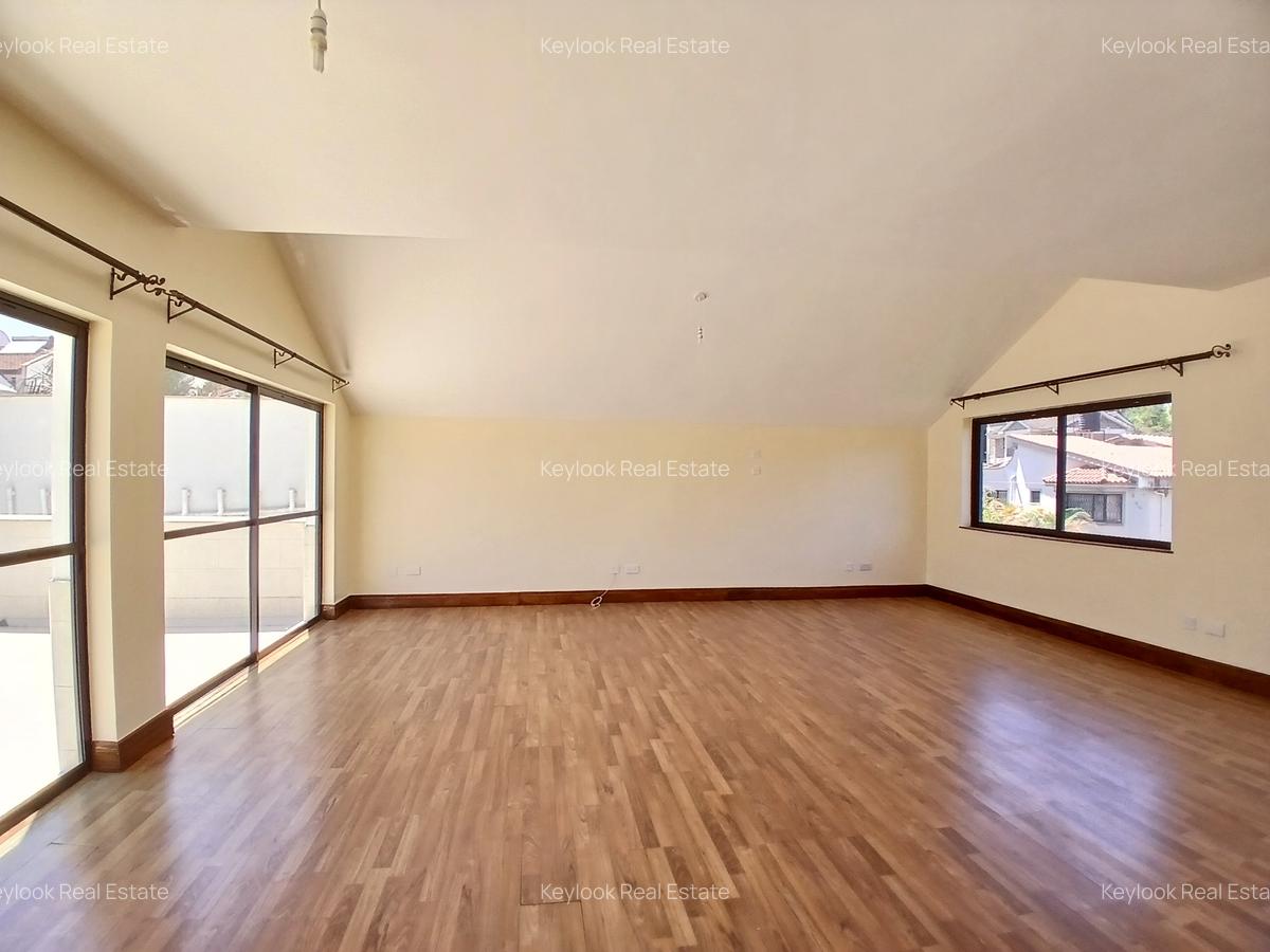 5 Bed Townhouse with En Suite at Gravelia Groove - 10