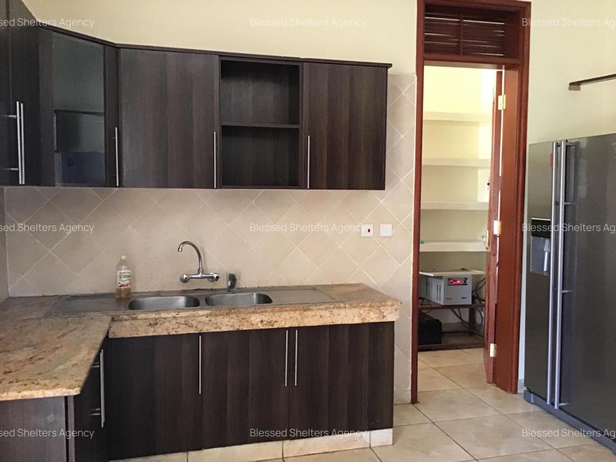 4 Bed House with En Suite in Runda - 5