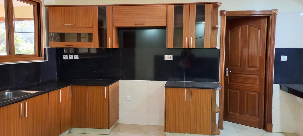 3 Bed Apartment with En Suite in Westlands Area - 7