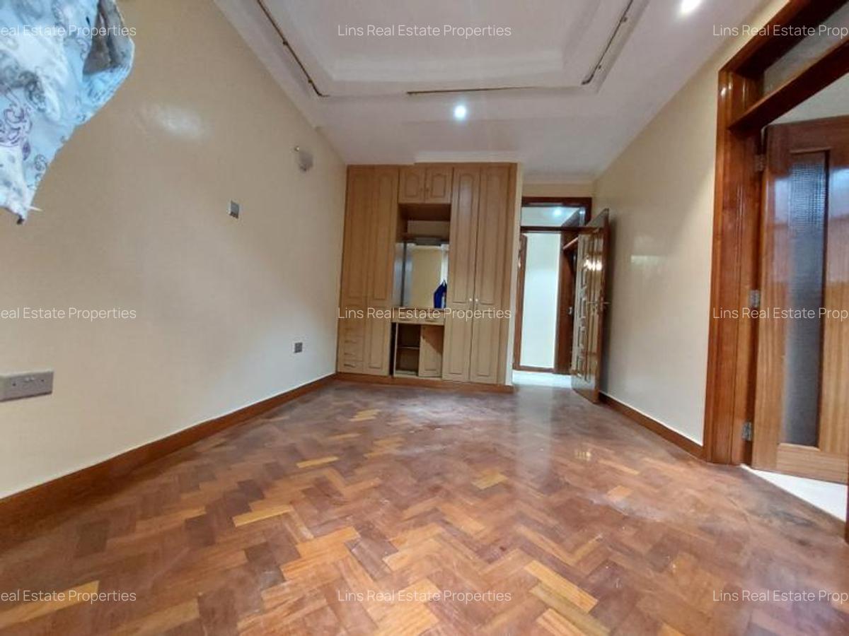 4 Bed Townhouse with En Suite in Lavington - 12