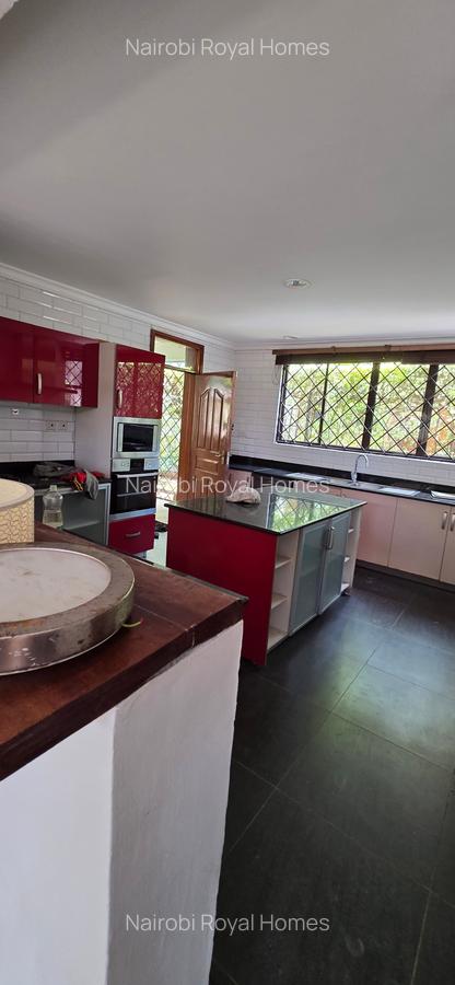 5 Bed Townhouse with En Suite at Lavington Green - 14