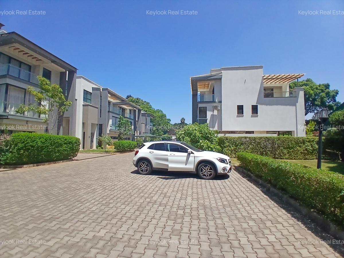 4 Bed Townhouse with En Suite at Lavington Green - 3