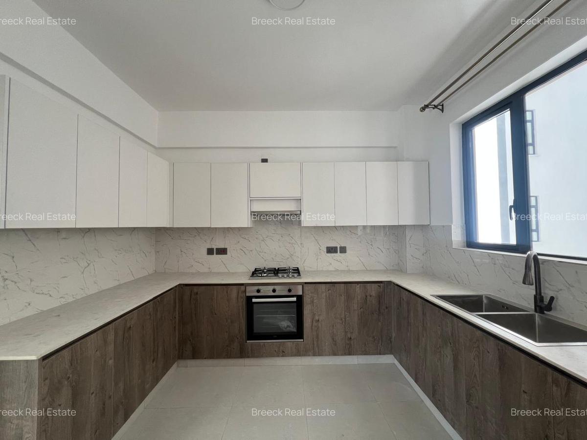 3 Bed Apartment with En Suite at Brookside Drive - 9