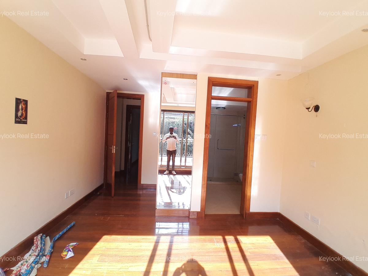 5 Bed Villa with En Suite at Lavington - 10