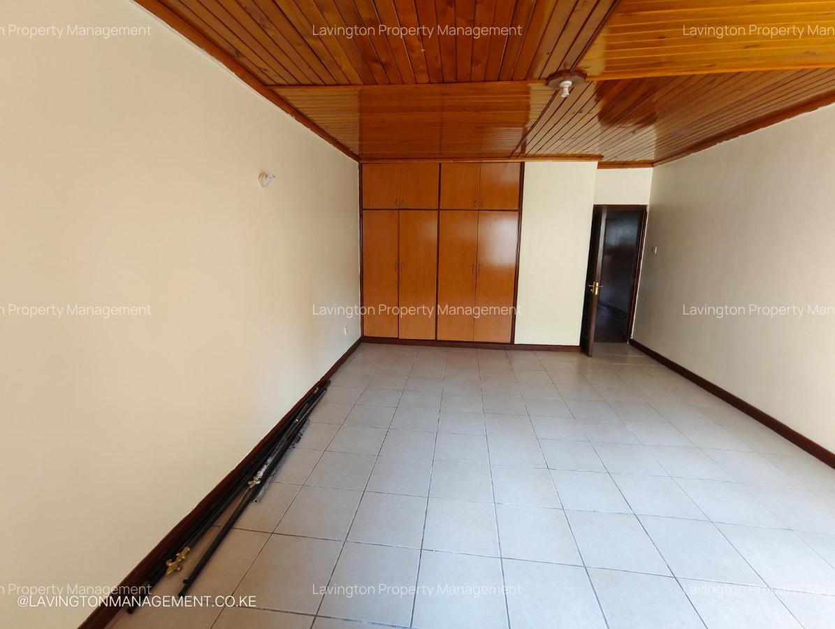 5 Bed Townhouse with En Suite at Valley Arcade - 12