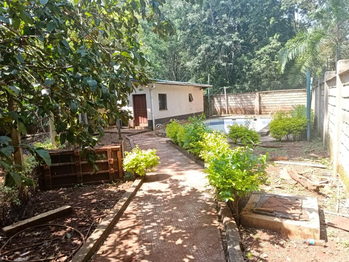 10 Bed House with En Suite at Lavington - 4