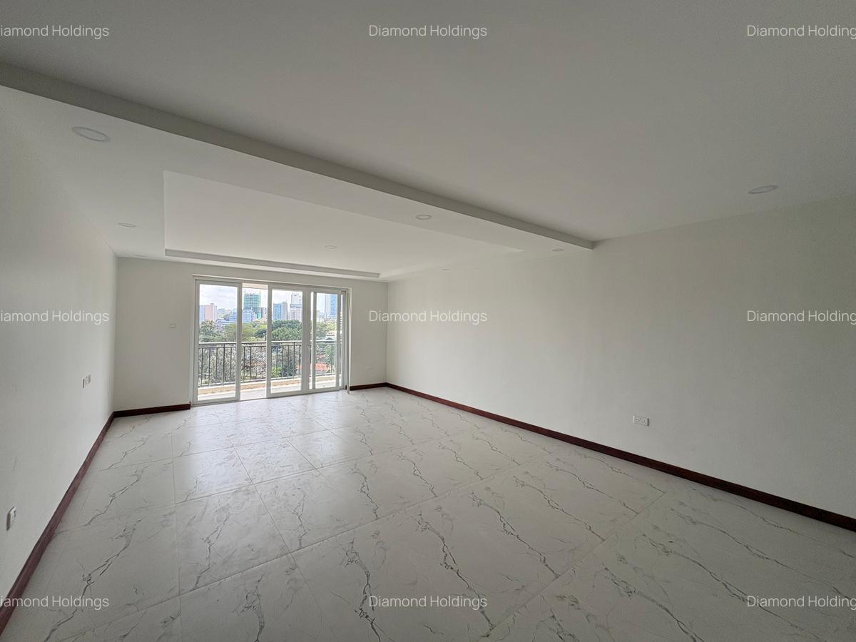 3 Bed Apartment with En Suite in Parklands - 3