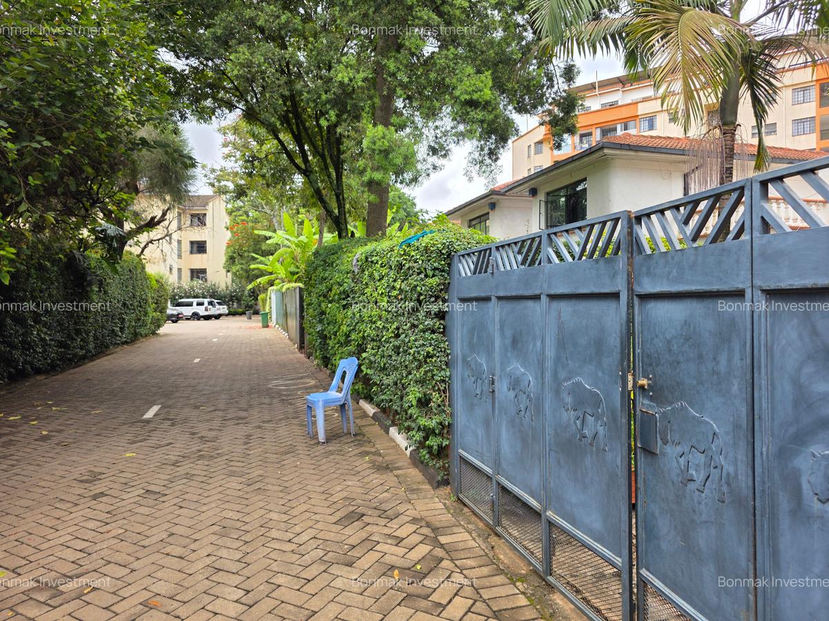 4 Bed Townhouse with En Suite at Valley Arcade. - 4