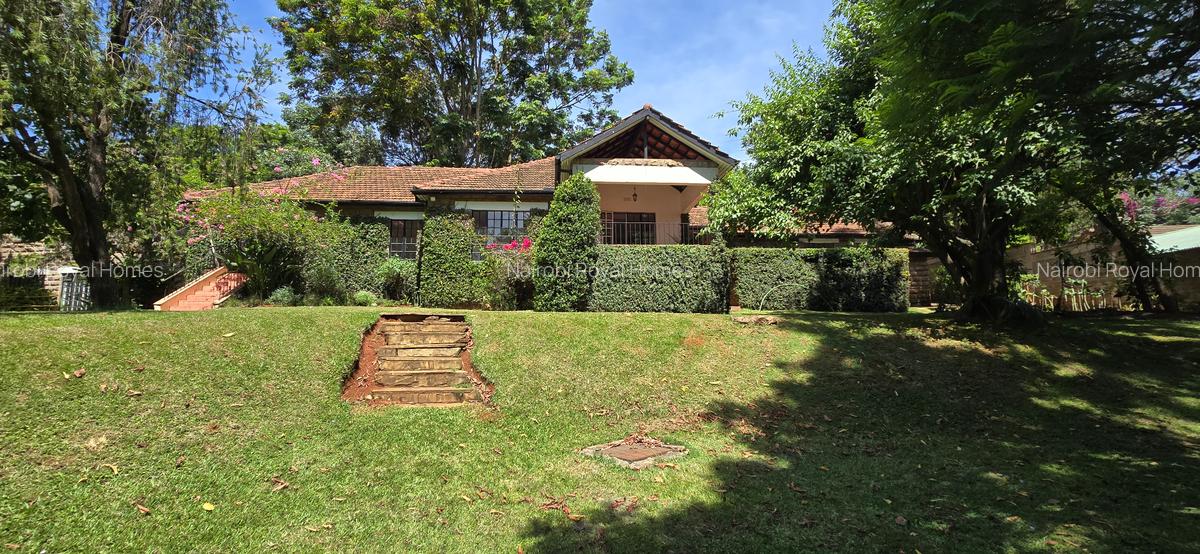 4 Bed House with En Suite at Lavington Road - 2